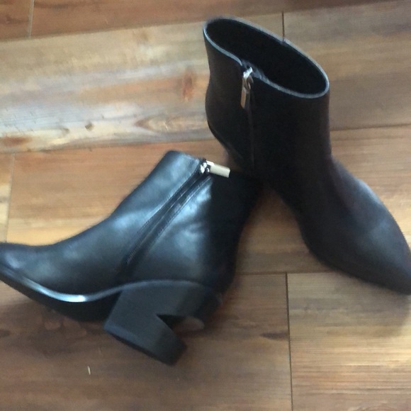 Black Steve Madden Canteen Ankle Boots - Picture 8 of 11